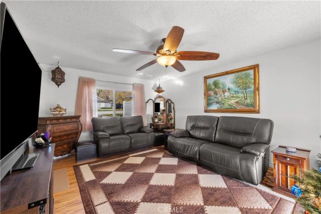 19726 Steinway, Canyon Country, CA 91351