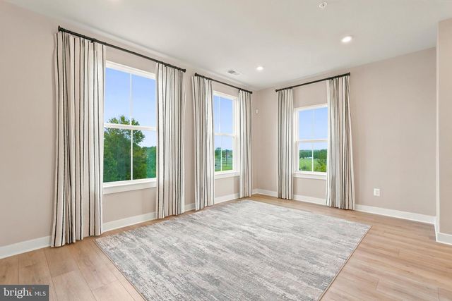 8046 WILLIAMSON BLVD NE, Manassas, VA 20109
