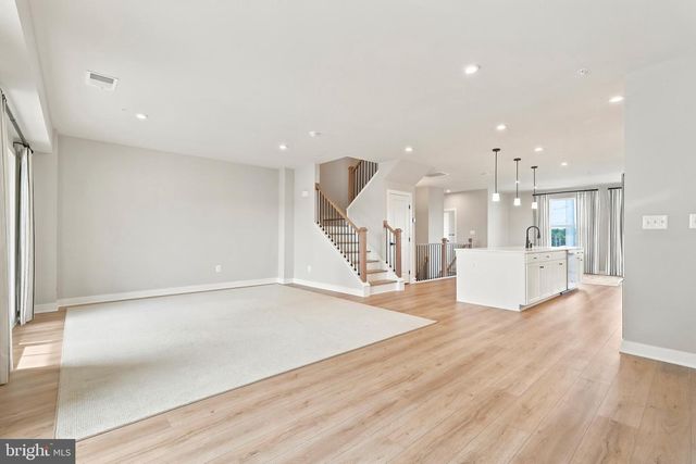 8046 WILLIAMSON BLVD NE, Manassas, VA 20109