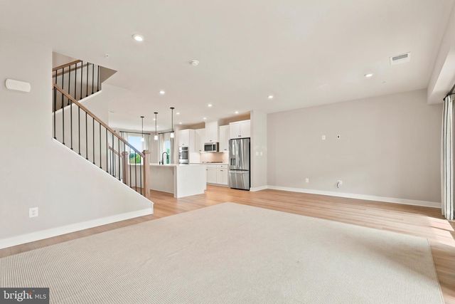8046 WILLIAMSON BLVD NE, Manassas, VA 20109