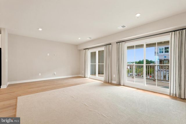 8046 WILLIAMSON BLVD NE, Manassas, VA 20109