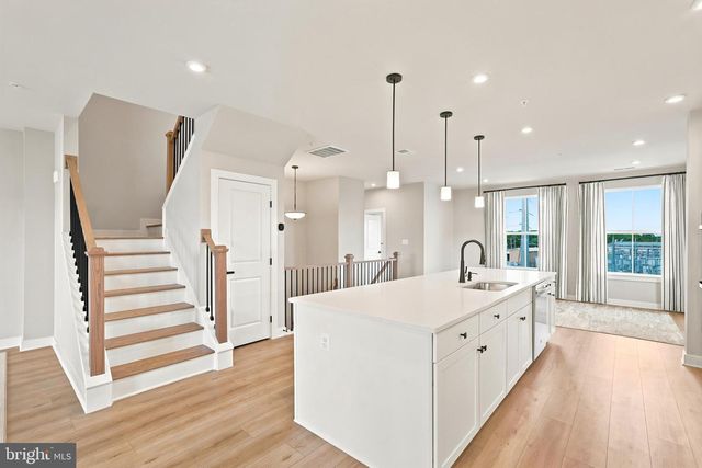 8046 WILLIAMSON BLVD NE, Manassas, VA 20109