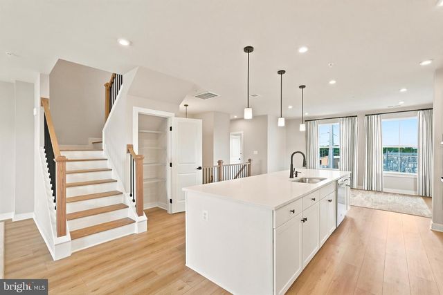 8046 WILLIAMSON BLVD NE, Manassas, VA 20109