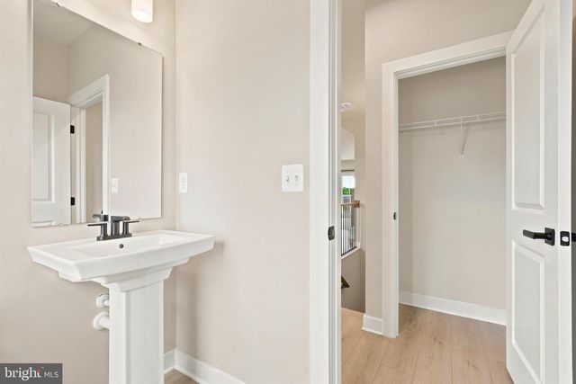 8046 WILLIAMSON BLVD NE, Manassas, VA 20109