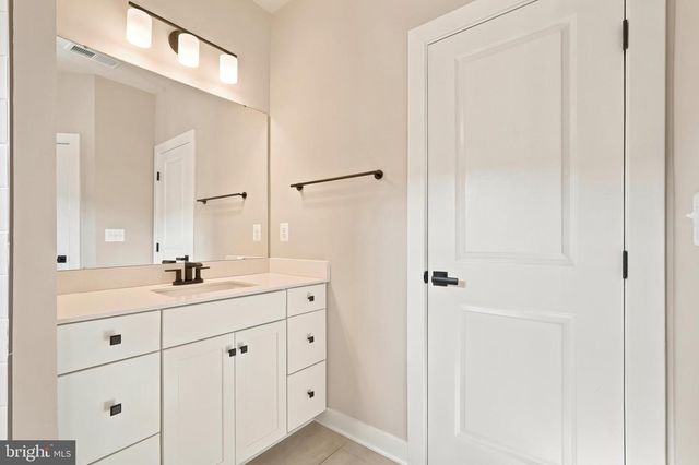 8046 WILLIAMSON BLVD NE, Manassas, VA 20109