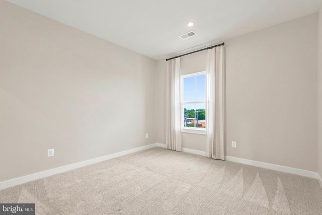 8046 WILLIAMSON BLVD NE, Manassas, VA 20109
