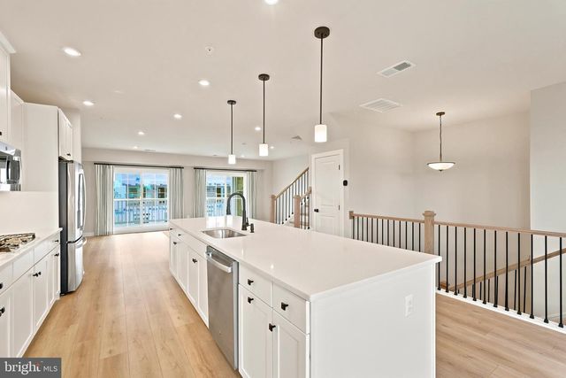 8046 WILLIAMSON BLVD NE, Manassas, VA 20109