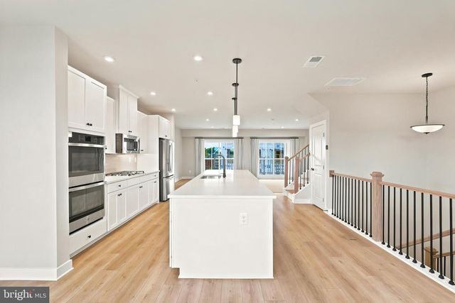 8046 WILLIAMSON BLVD NE, Manassas, VA 20109