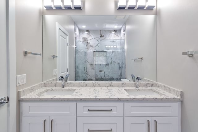 4938 W Medill Avenue, Chicago, IL 60639