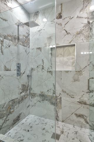 4938 W Medill Avenue, Chicago, IL 60639