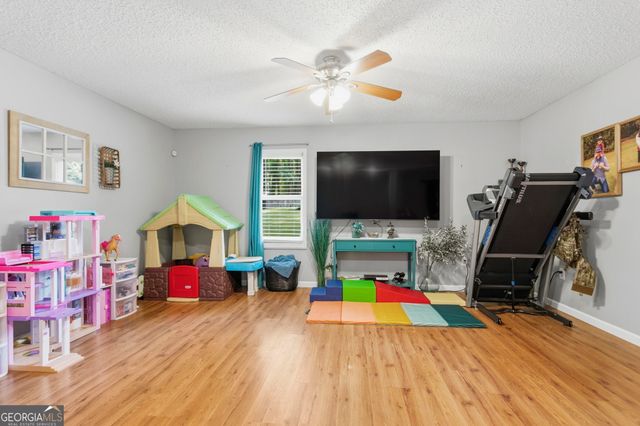 5627 Pinedale Circle, Sugar Hill, GA 30518