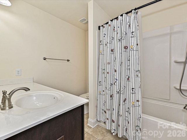 8044 Frances Haven Drive, Harrisburg, NC 28075