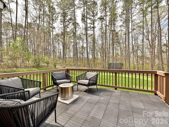 8044 Frances Haven Drive, Harrisburg, NC 28075