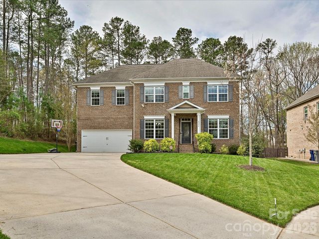 8044 Frances Haven Drive, Harrisburg, NC 28075