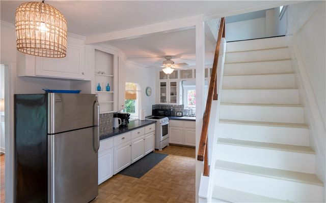 4 Draper Avenue, Middletown, RI 02842