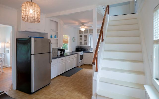 4 Draper Avenue, Middletown, RI 02842