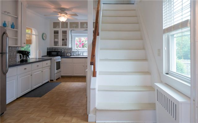 4 Draper Avenue, Middletown, RI 02842