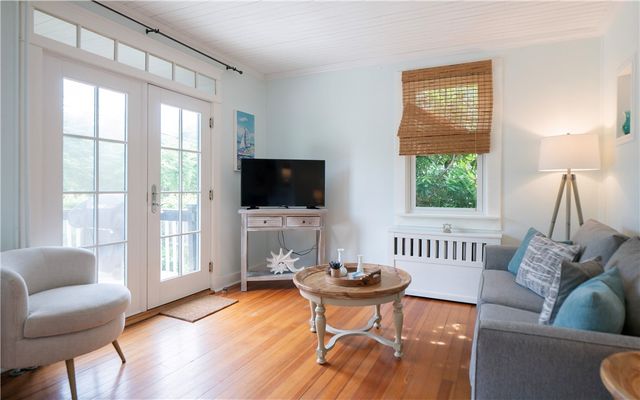 4 Draper Avenue, Middletown, RI 02842