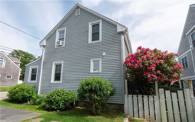 4 Draper Avenue, Middletown, RI 02842