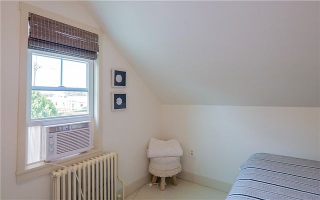 4 Draper Avenue, Middletown, RI 02842