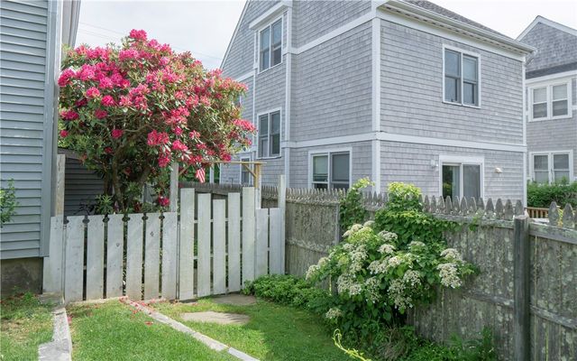 4 Draper Avenue, Middletown, RI 02842