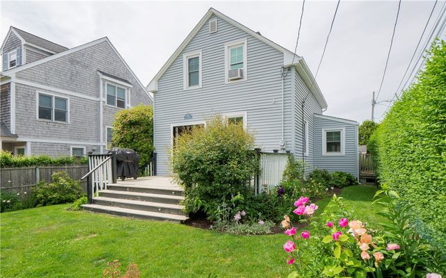4 Draper Avenue, Middletown, RI 02842