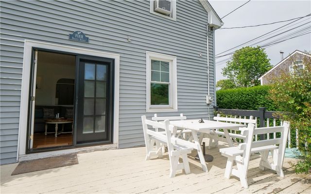 4 Draper Avenue, Middletown, RI 02842