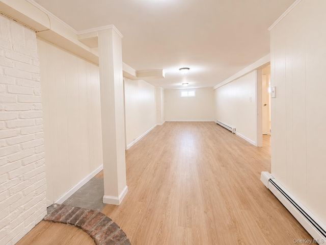 1 Arnold Street, Hicksville, NY 11801