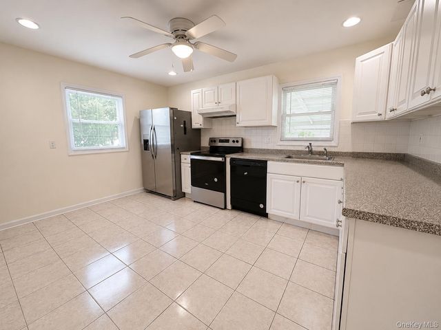 1 Arnold Street, Hicksville, NY 11801