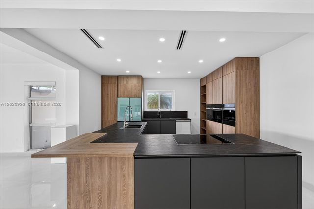 1101 S Shore Dr 1, Miami Beach, FL 33141