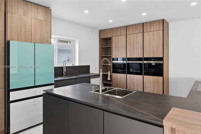 1101 S Shore Dr 1, Miami Beach, FL 33141