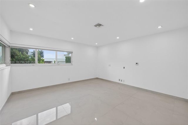 1101 S Shore Dr 1, Miami Beach, FL 33141