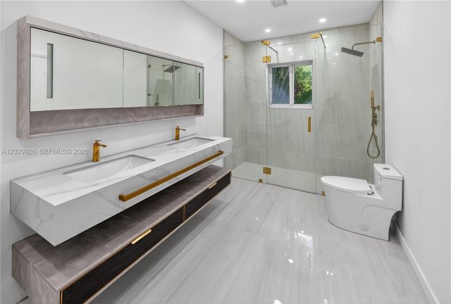 1101 S Shore Dr 1, Miami Beach, FL 33141