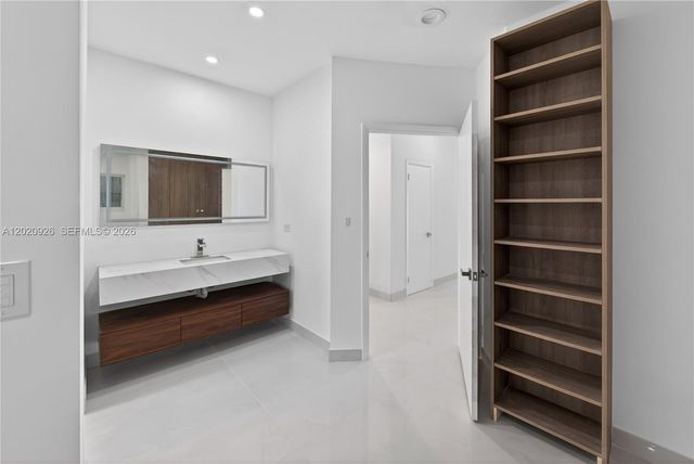 1101 S Shore Dr 1, Miami Beach, FL 33141