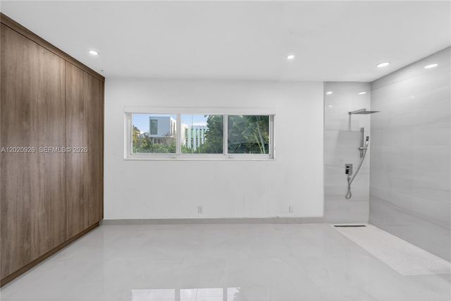 1101 S Shore Dr 1, Miami Beach, FL 33141
