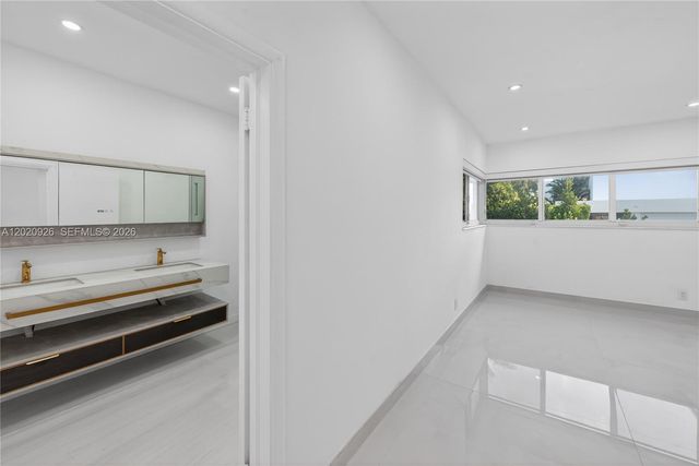 1101 S Shore Dr 1, Miami Beach, FL 33141