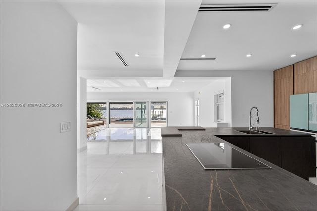 1101 S Shore Dr 1, Miami Beach, FL 33141