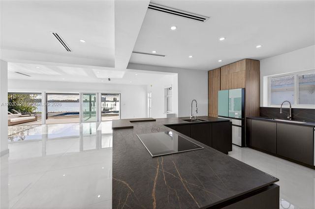 1101 S Shore Dr 1, Miami Beach, FL 33141