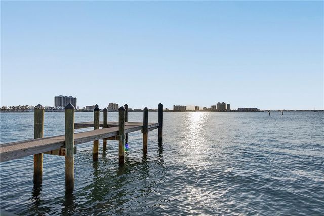 1101 S Shore Dr 1, Miami Beach, FL 33141