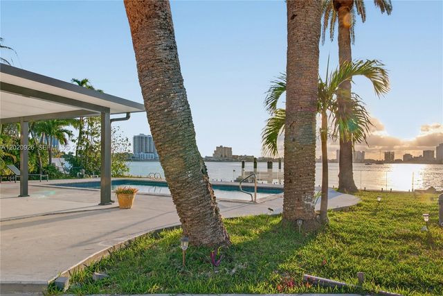 1101 S Shore Dr 1, Miami Beach, FL 33141