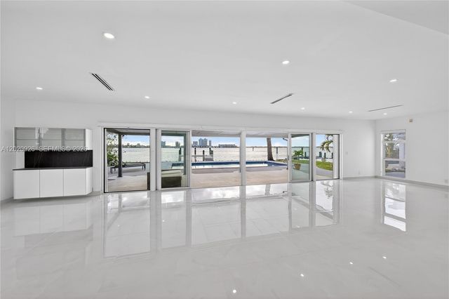 1101 S Shore Dr 1, Miami Beach, FL 33141