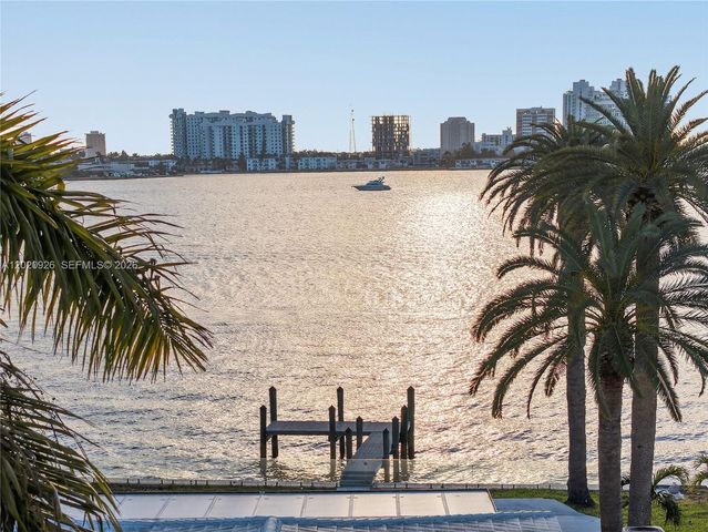 1101 S Shore Dr 1, Miami Beach, FL 33141