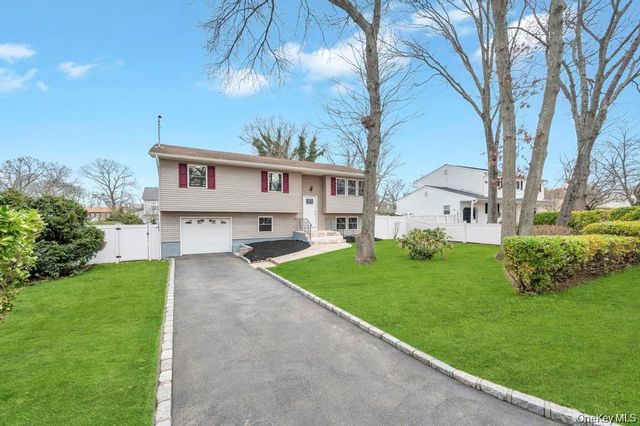 339 Avenue B, Ronkonkoma, NY 11779