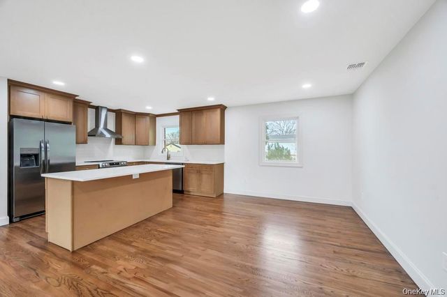339 Avenue B, Ronkonkoma, NY 11779