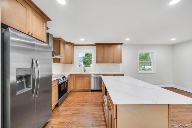 339 Avenue B, Ronkonkoma, NY 11779