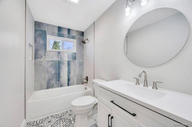 339 Avenue B, Ronkonkoma, NY 11779