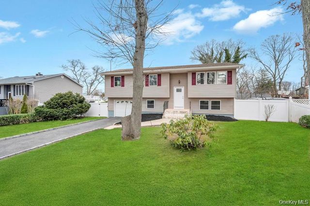 339 Avenue B, Ronkonkoma, NY 11779