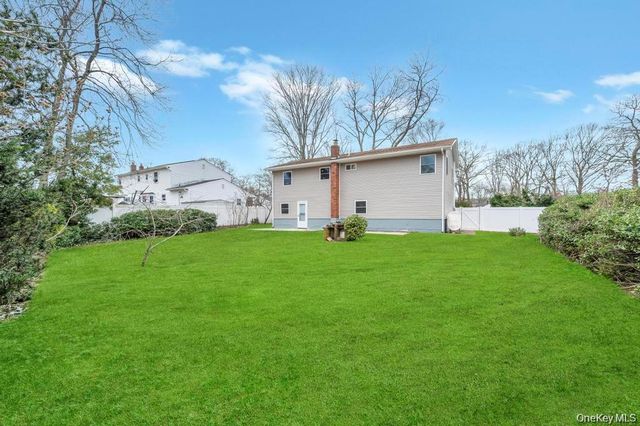 339 Avenue B, Ronkonkoma, NY 11779