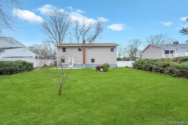339 Avenue B, Ronkonkoma, NY 11779