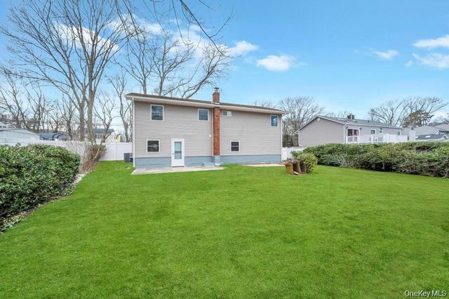 339 Avenue B, Ronkonkoma, NY 11779